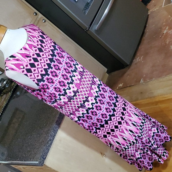 DN Design Dress - Picture 4 of 6